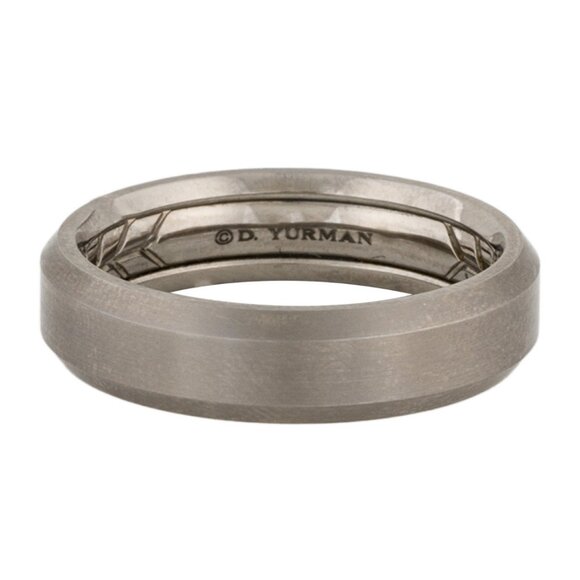 DAVID YURMAN TITANIUM BEVELED BAND RING - Picture 5 of 8